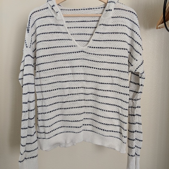 GAP Hooded Knit Sweater - Picture 2 of 4